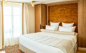 Etoile Park Hotel